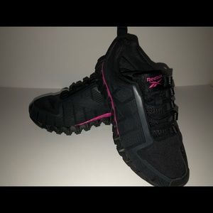 Black Reebok Zig Tech Tennis Shoes